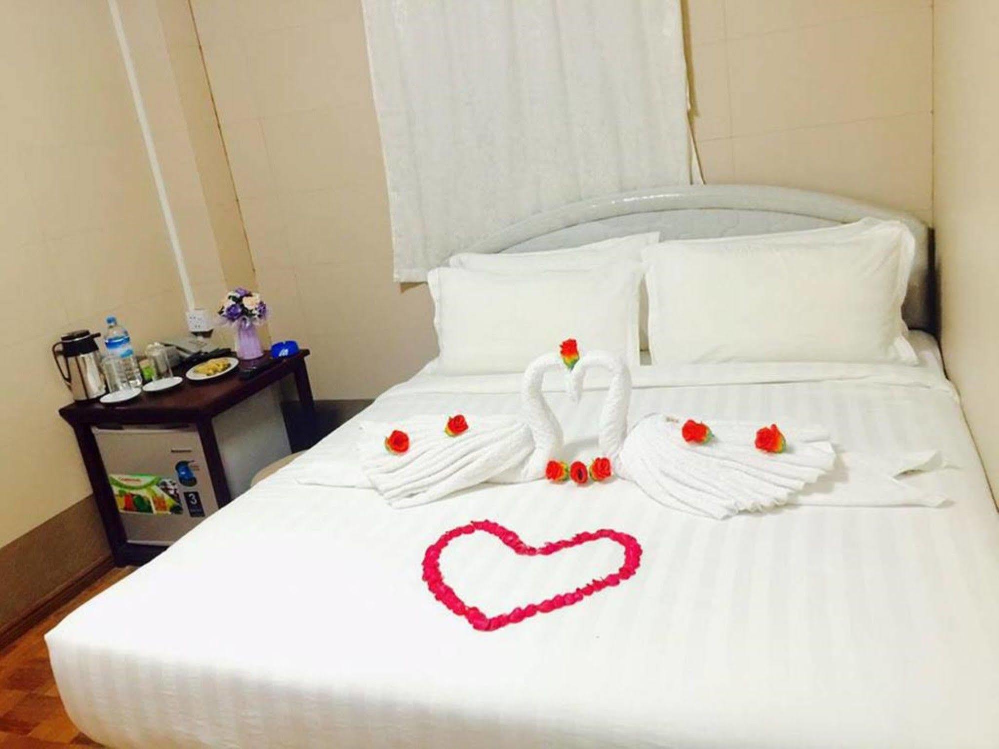 Pandora Motel 양곤 외부 사진