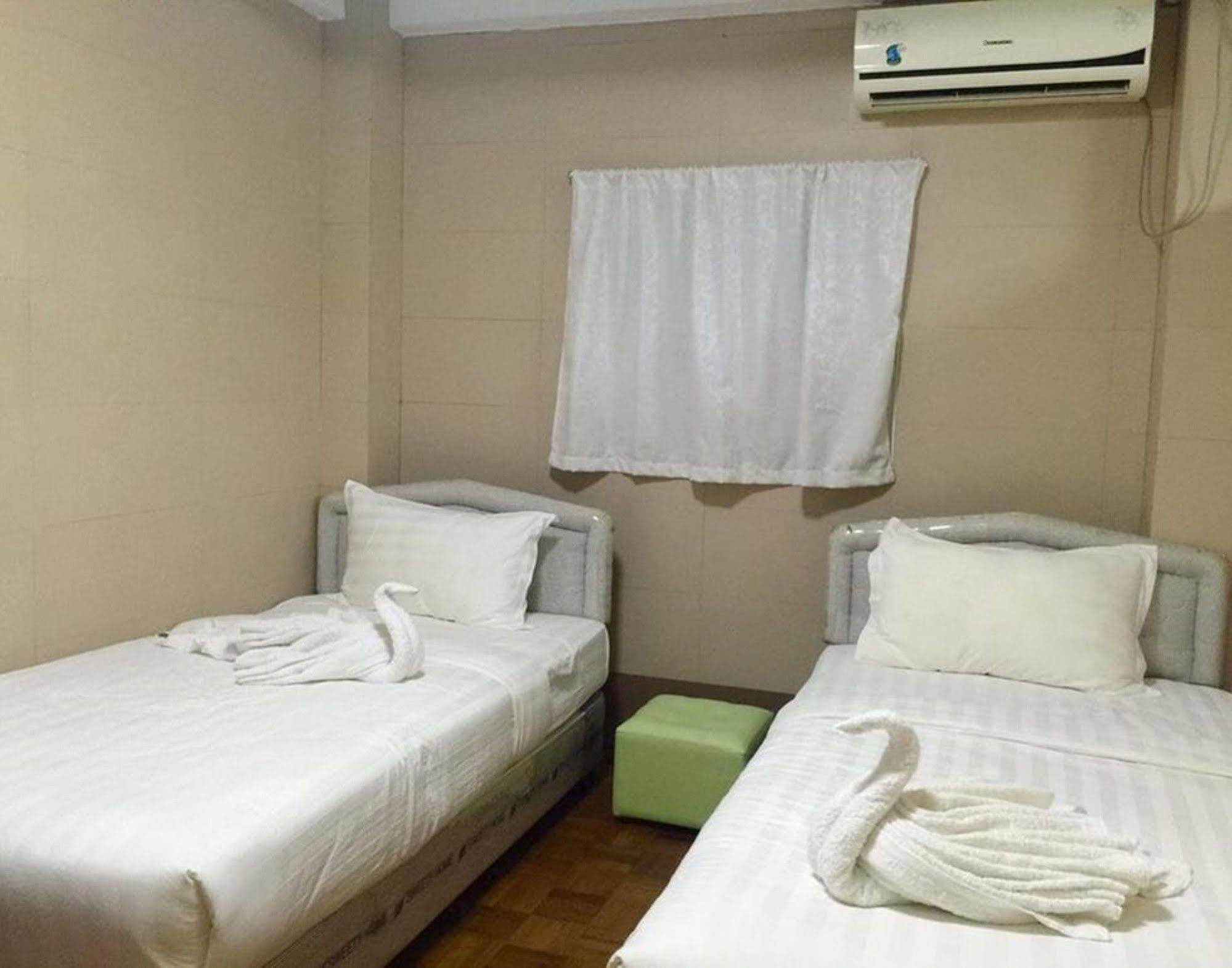 Pandora Motel 양곤 외부 사진